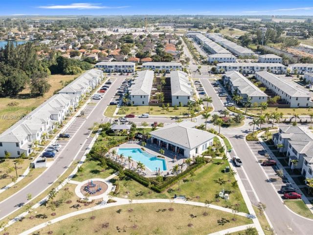 Home for sale at 13073 SW 286th Way 13073 - photo 5599717