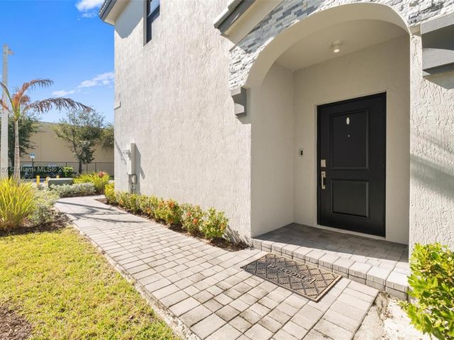 Home for sale at 13073 SW 286th Way 13073 - photo 5599719