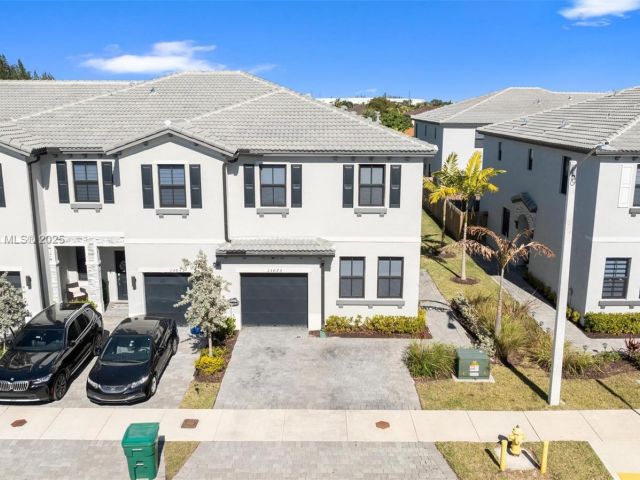 Home for sale at 13073 SW 286th Way 13073 - photo 5599721