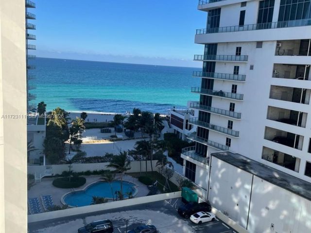 1-bedroom condo for rent in Hollywood - 4001 S Ocean Dr 10D - MondialRealty