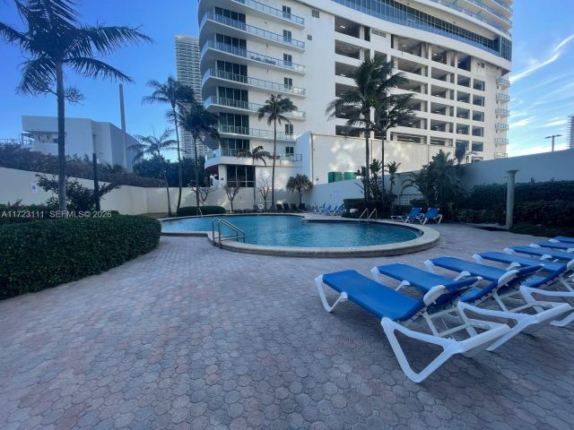 1-bedroom condo for rent in Hollywood - 4001 S Ocean Dr 10D - MondialRealty