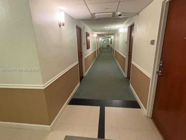 1-bedroom condo for rent in Hollywood - 4001 S Ocean Dr 10D - MondialRealty