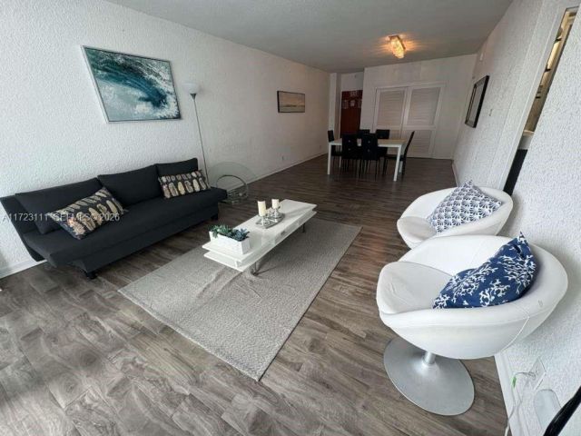 1-bedroom condo for rent in Hollywood - 4001 S Ocean Dr 10D - MondialRealty