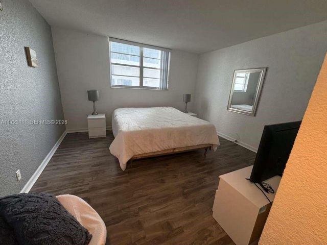 1-bedroom condo for rent in Hollywood - 4001 S Ocean Dr 10D - MondialRealty