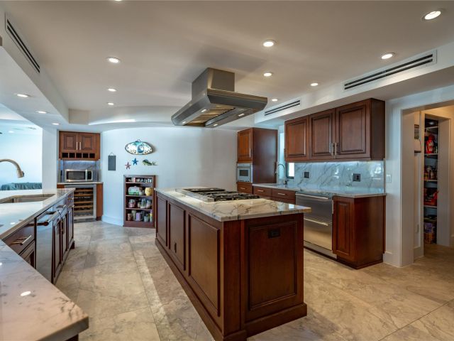 Home for sale at 2817 NE 26th Ct - photo 6251244