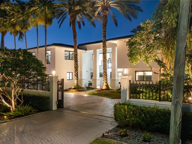 Home for sale at 2817 NE 26th Ct - photo 6251253