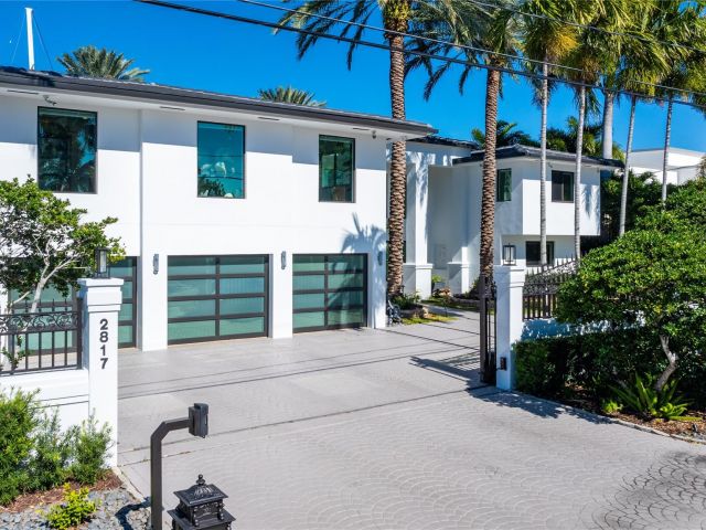 Home for sale at 2817 NE 26th Ct - photo 6251259