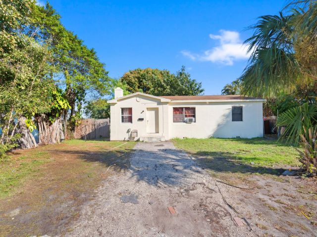 Home for sale at 337 SW 1st Avenue - photo 6058395