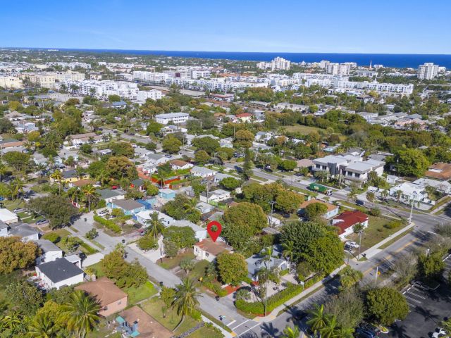 Home for sale at 337 SW 1st Avenue - photo 6254443