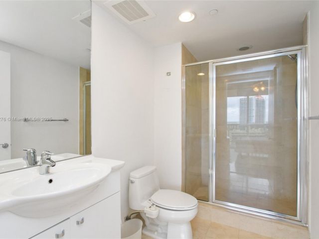 Apartment for sale  Unit #1608 - photo 5671870