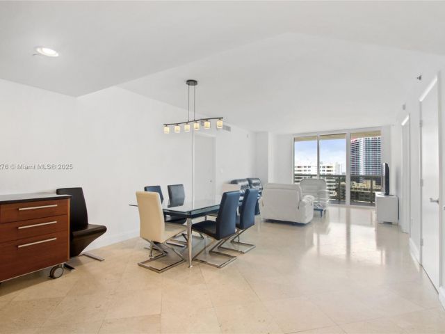 Apartment for sale  Unit #1608 - photo 5671876