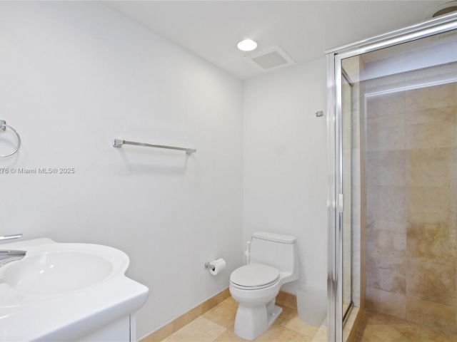 Apartment for sale  Unit #1608 - photo 5671879