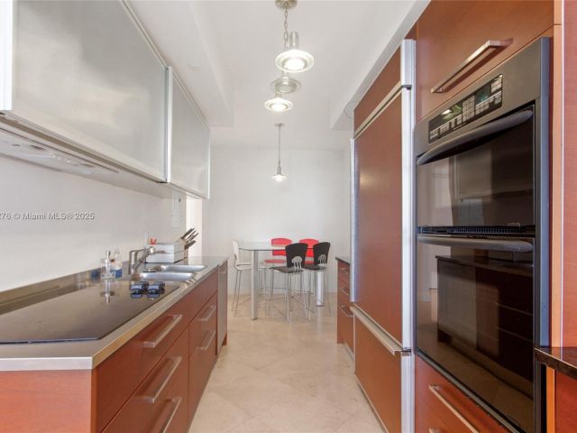 Apartment for sale  Unit #1608 - photo 5671881