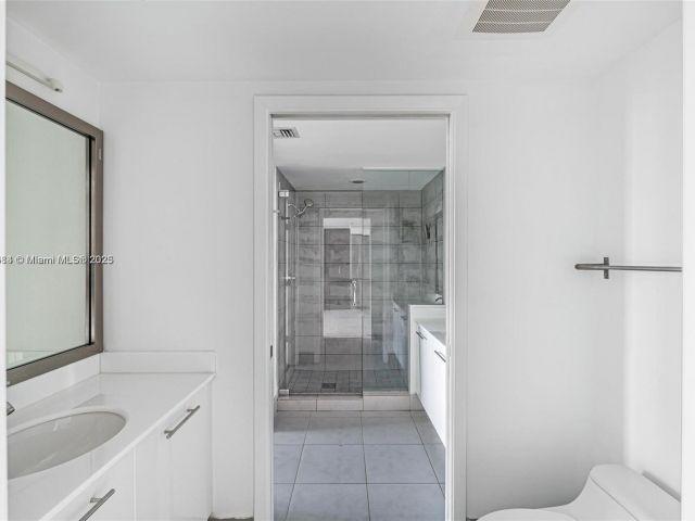 Apartment for sale  Unit #4109 - photo 5638006