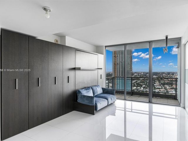 Apartment for sale  Unit #4109 - photo 5638012