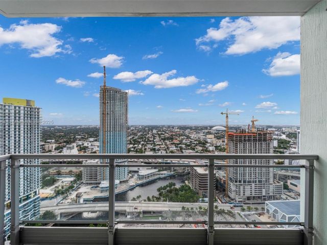 Apartment for sale  Unit #4109 - photo 5638015