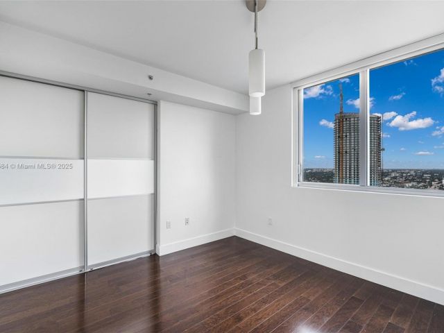 Apartment for sale  Unit #4109 - photo 5638016