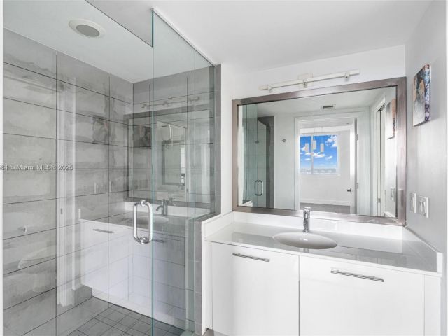 Apartment for sale  Unit #4109 - photo 5638019