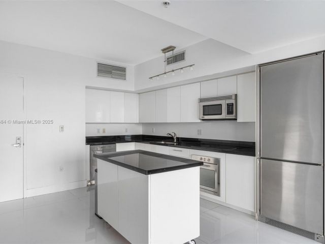 Apartment for sale  Unit #4109 - photo 5638021
