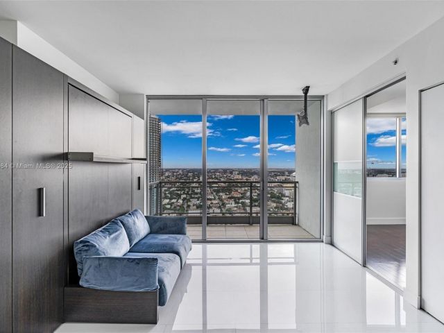 Apartment for sale  Unit #4109 - photo 5638022