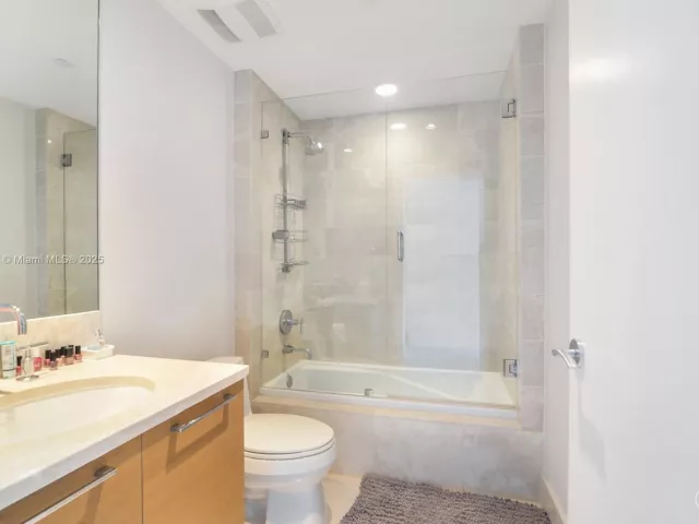 Apartment for rent  Unit #4101 - photo 5670537