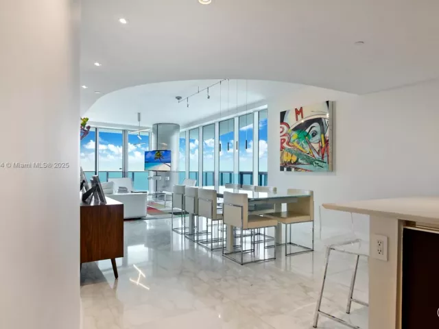 Apartment for rent  Unit #4101 - photo 5670542