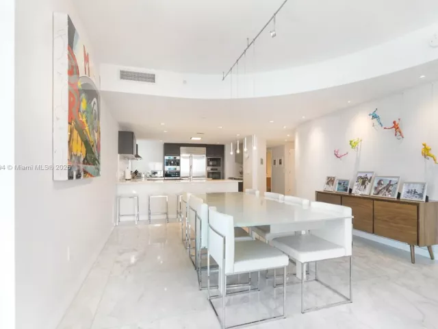 Apartment for rent  Unit #4101 - photo 5670543