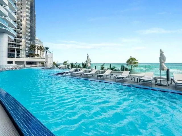 Apartment for rent  Unit #4101 - photo 5670530