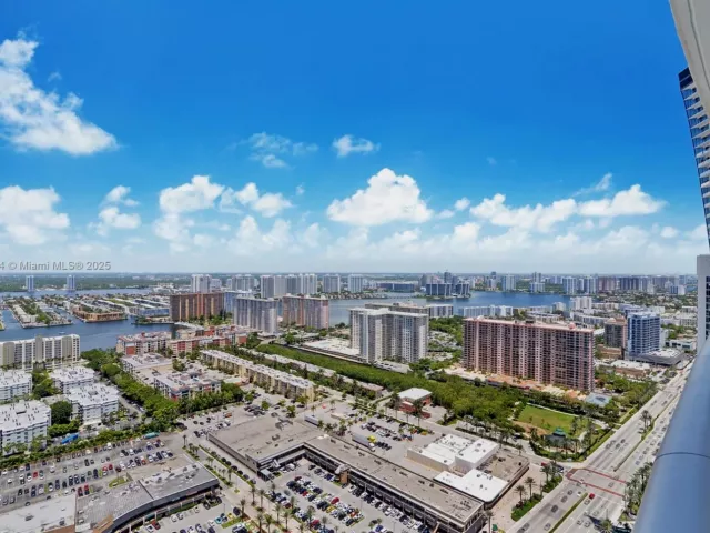 Apartment for rent  Unit #4101 - photo 5670532