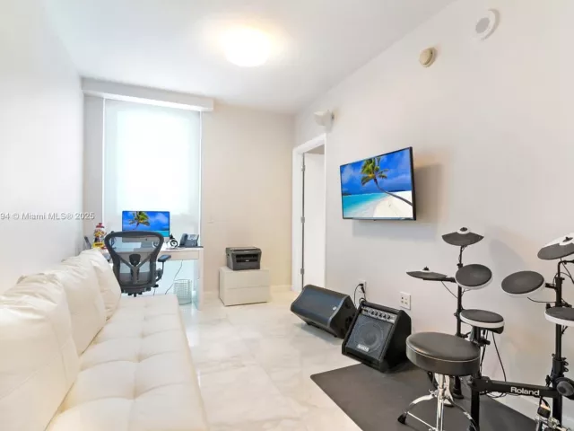 Apartment for rent  Unit #4101 - photo 5670534