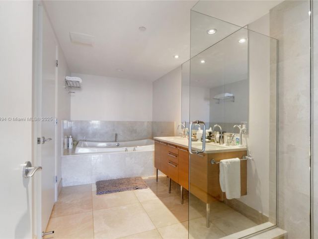 Apartment for rent  Unit #4101 - photo 5670539