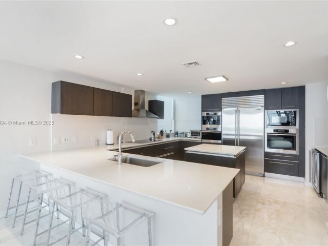 Apartment for rent  Unit #4101 - photo 5670541