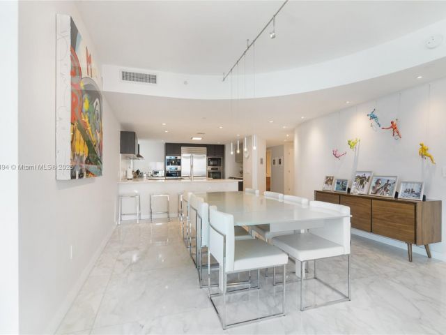 Apartment for rent  Unit #4101 - photo 5670543