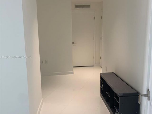 Apartment for sale  Unit #1002 - photo 5640566