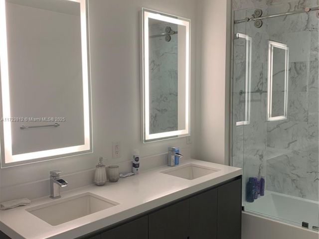 Apartment for sale  Unit #1002 - photo 5640567