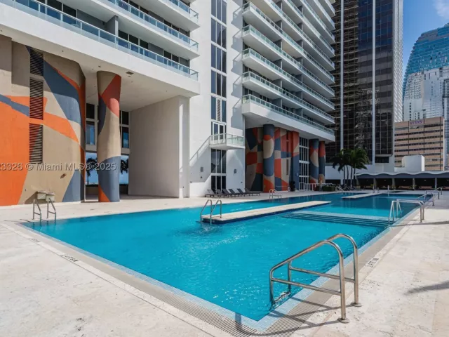 3-bedroom condo for sale in Miami - 50 Biscayne Blvd 4208 - MondialRealty