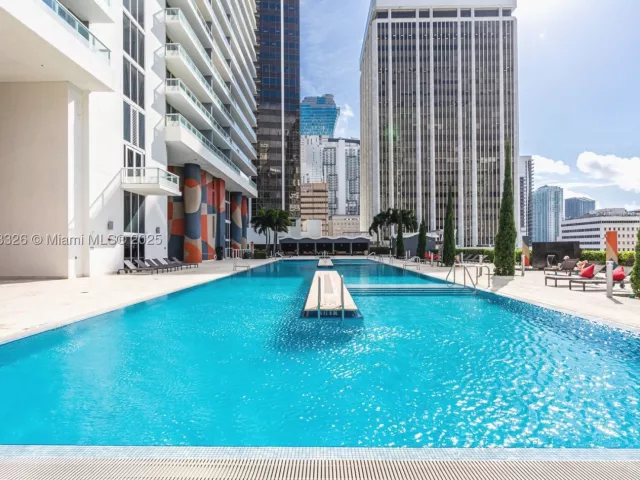 3-bedroom condo for sale in Miami - 50 Biscayne Blvd 4208 - MondialRealty