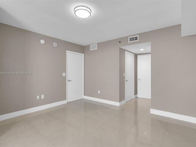 Apartment for sale  Unit #4208 - photo 6200118