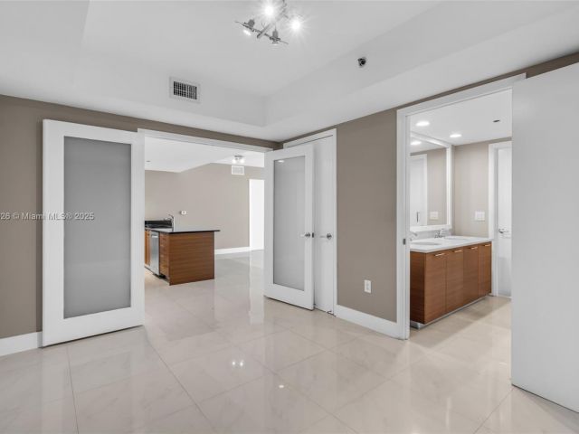 Apartment for sale  Unit #4208 - photo 6200124