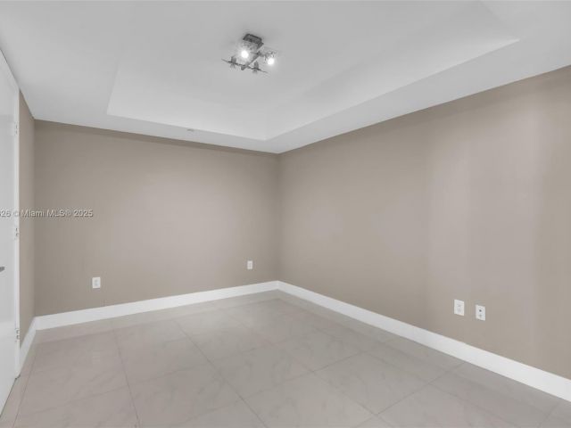 Apartment for sale  Unit #4208 - photo 6200125