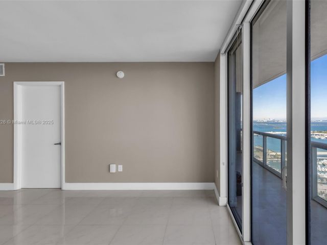 Apartment for sale  Unit #4208 - photo 6200126