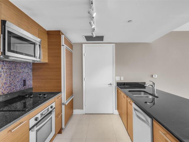 Apartment for sale  Unit #4208 - photo 6200131