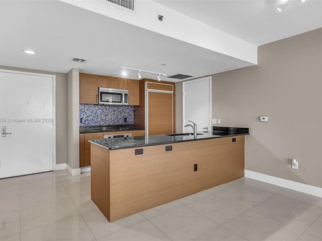 Apartment for sale  Unit #4208 - photo 6200132