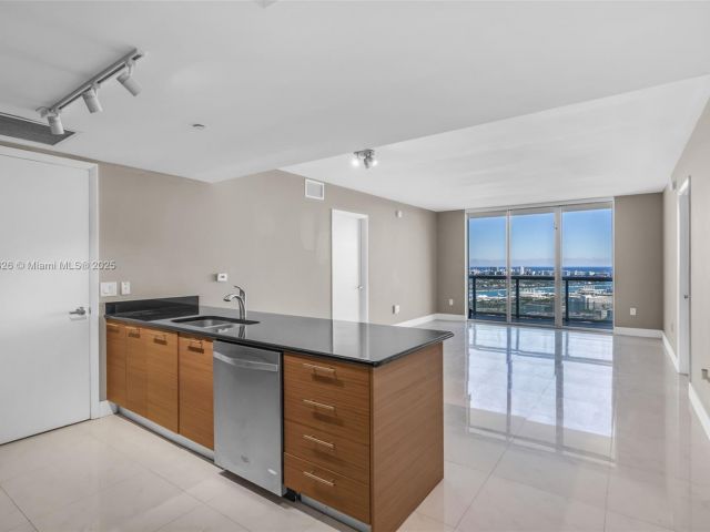 Apartment for sale  Unit #4208 - photo 6200133