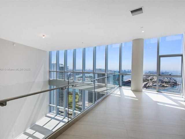 Apartment for sale  Unit #PH 5411 - photo 5640600