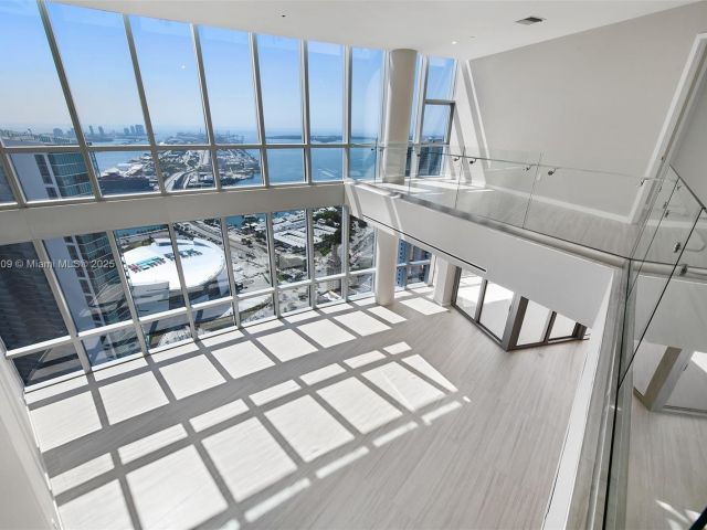 Apartment for sale  Unit #PH 5411 - photo 5640601