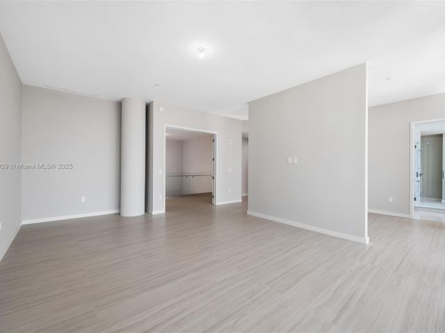 Apartment for sale  Unit #PH 5411 - photo 5640607