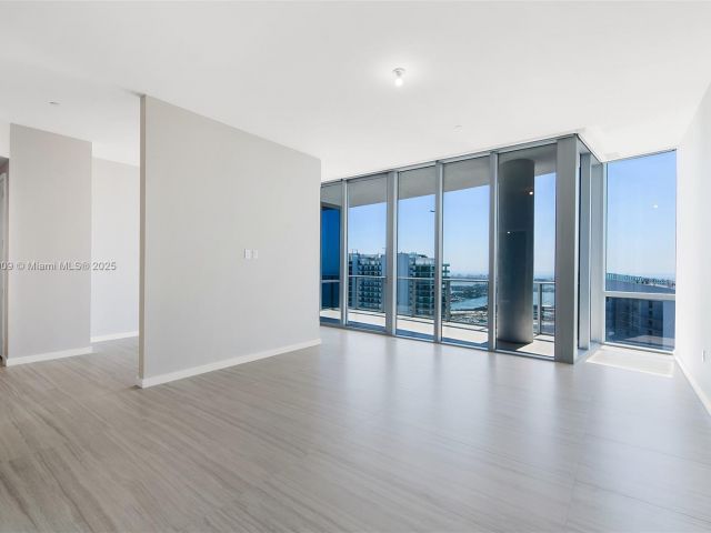 Apartment for sale  Unit #PH 5411 - photo 5640608