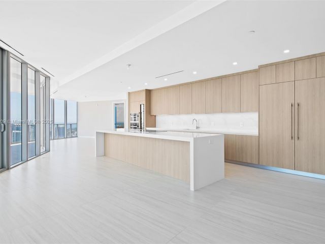 Apartment for sale  Unit #PH 5411 - photo 5640612
