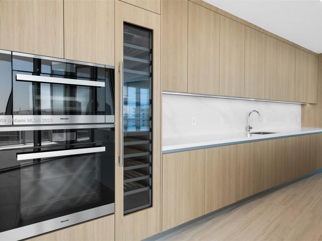 Apartment for sale  Unit #PH 5411 - photo 5640613